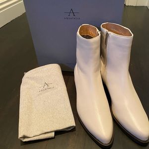 Aquatalia Gwenyth off white boots size 9.5